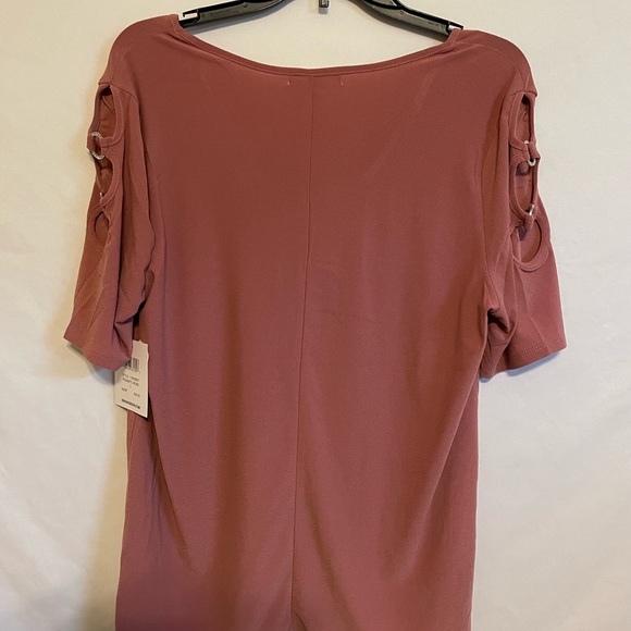 NWT 89th & Madison Women’s size L blouse with open shoulders 😍🤩 - Picture 4 of 4